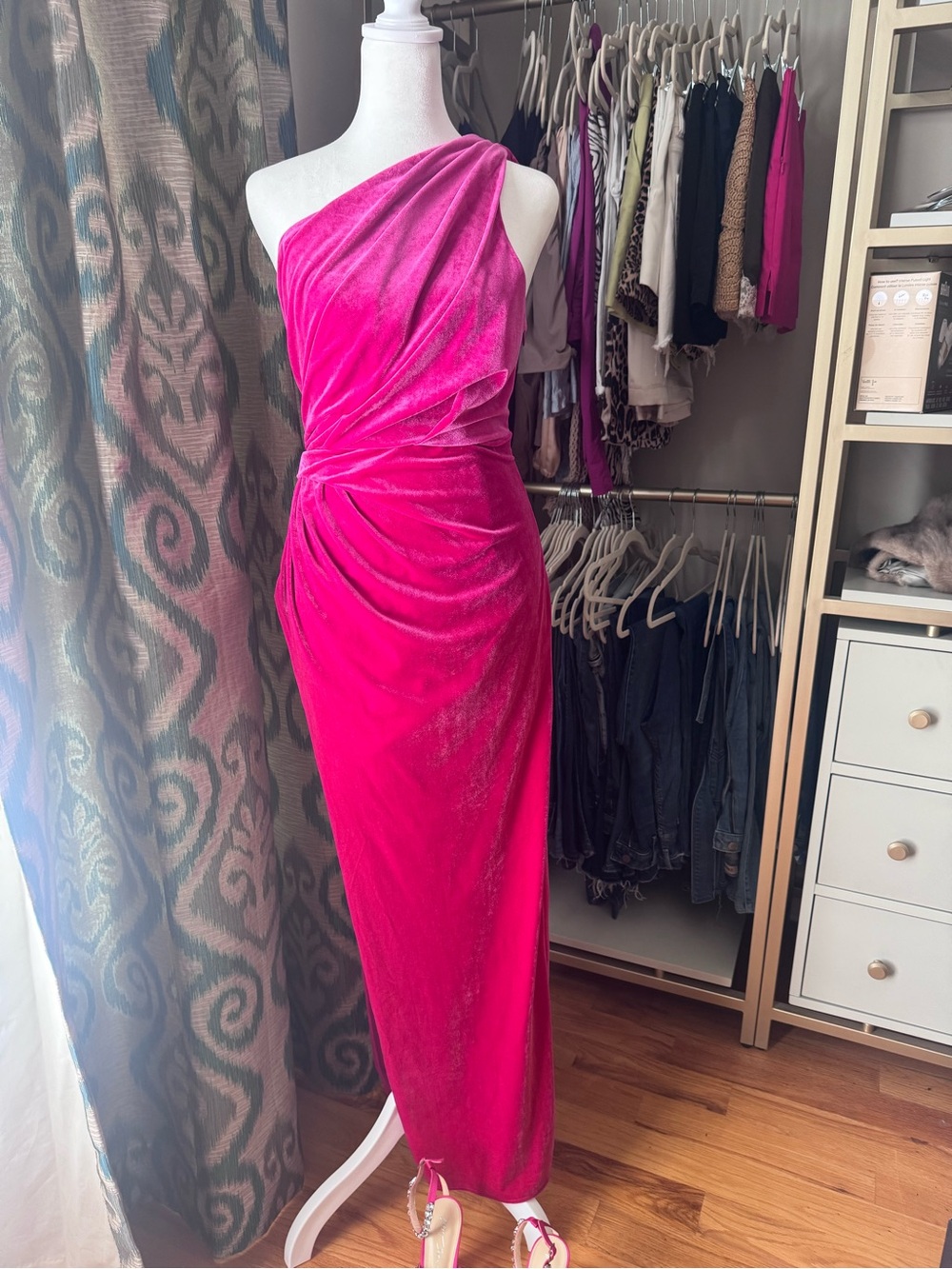 DO+BE One-Shoulder Fuchsia Velvet Evening Gown